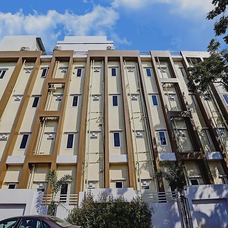 Capital O De Alphabet Kakinada Hotel Bagian luar foto