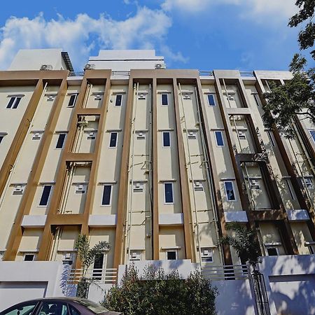 Capital O De Alphabet Kakinada Hotel Bagian luar foto