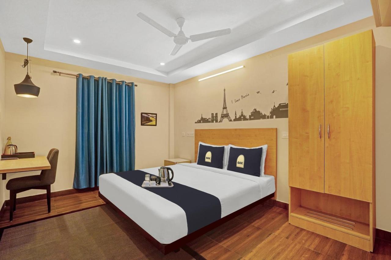 Capital O De Alphabet Kakinada Hotel Bagian luar foto