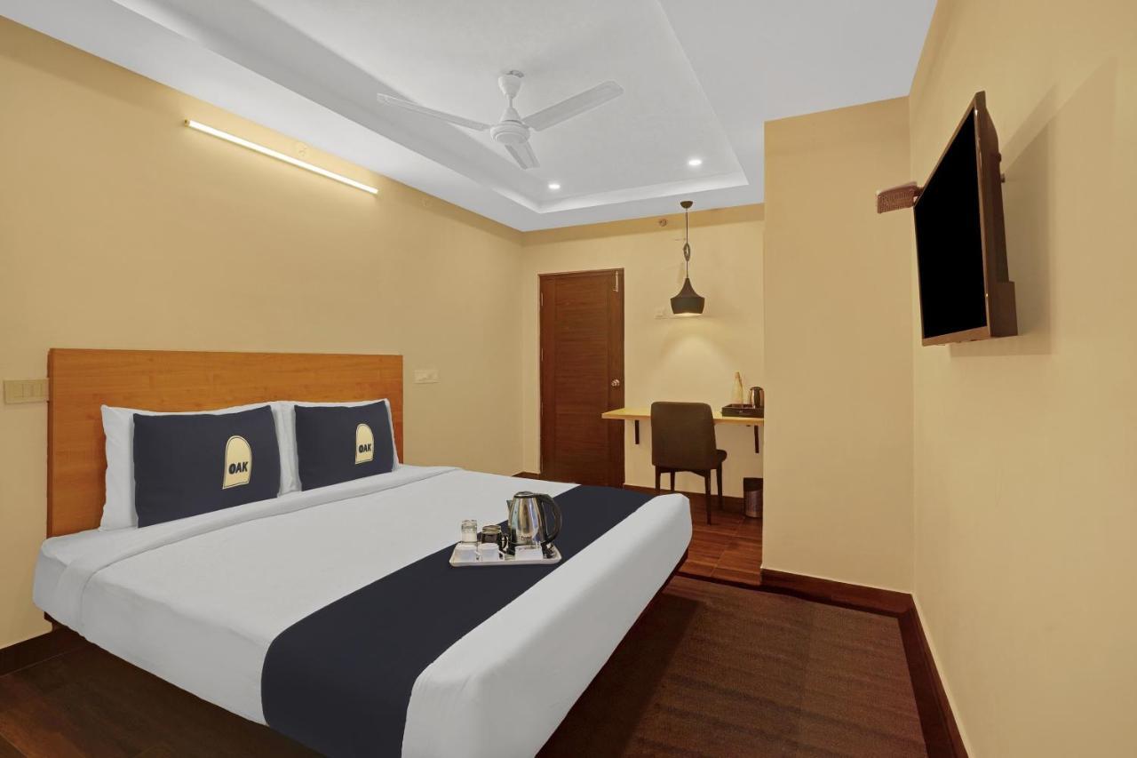 Capital O De Alphabet Kakinada Hotel Bagian luar foto