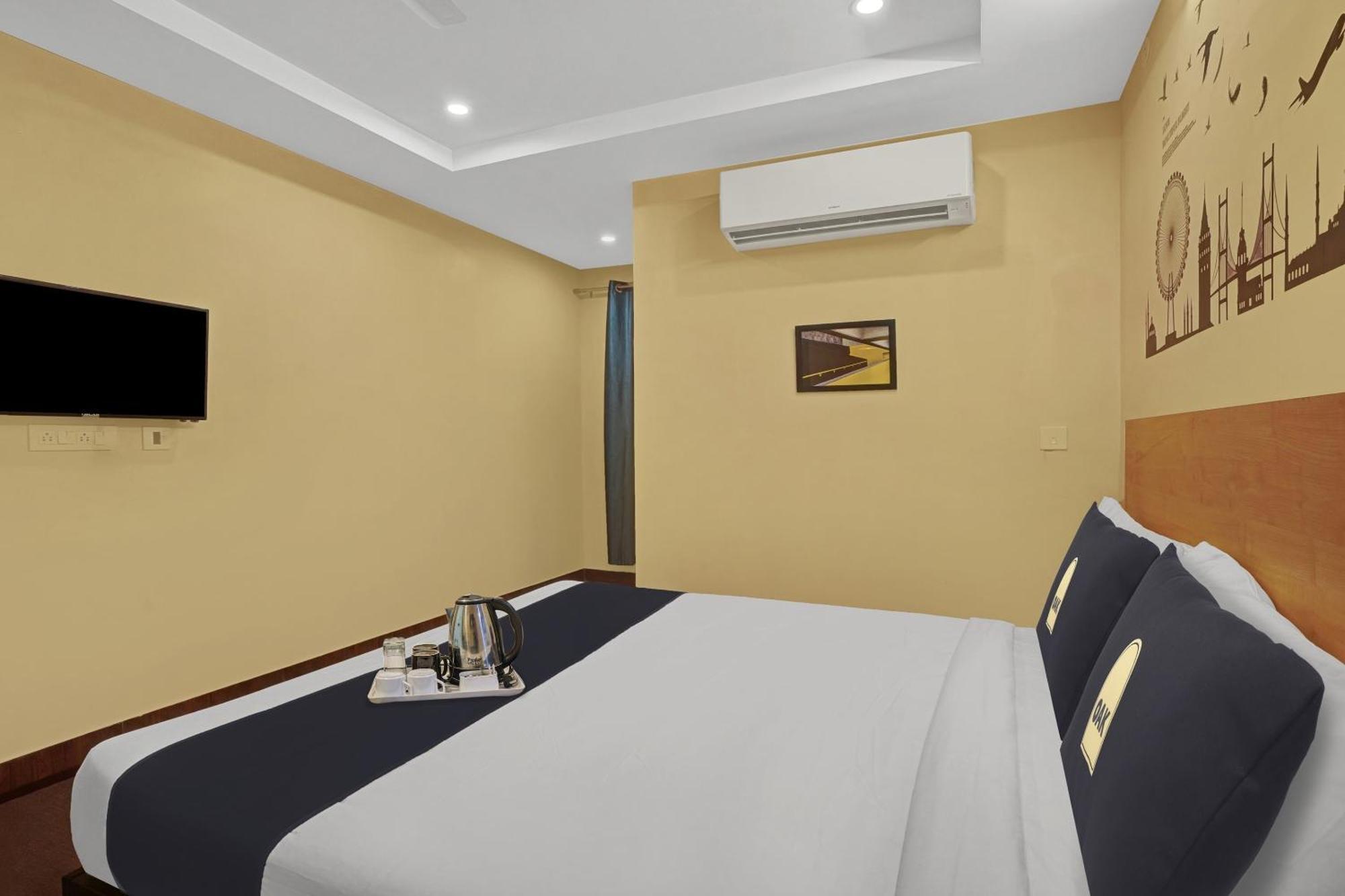 Capital O De Alphabet Kakinada Hotel Bagian luar foto