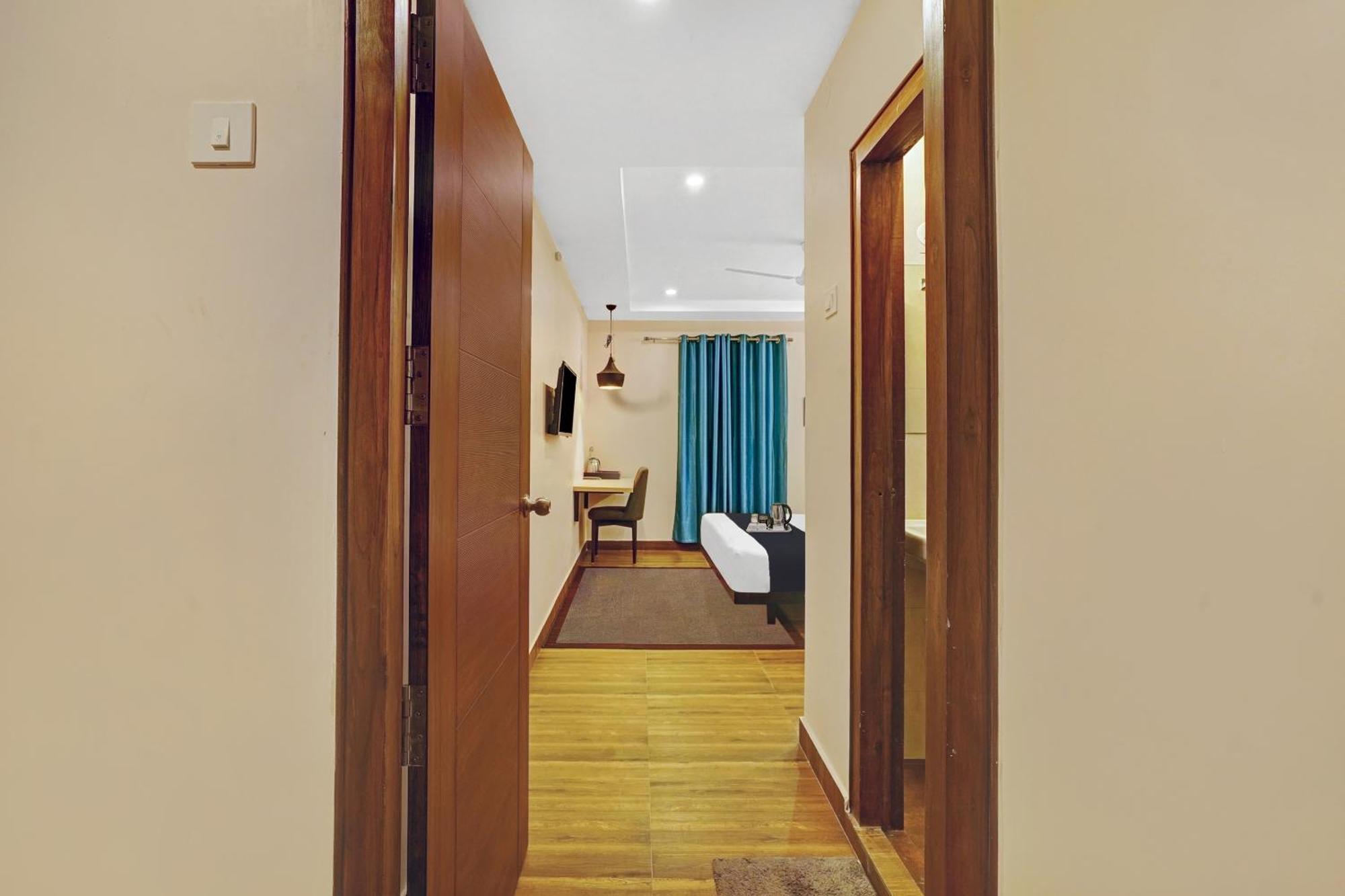 Capital O De Alphabet Kakinada Hotel Bagian luar foto