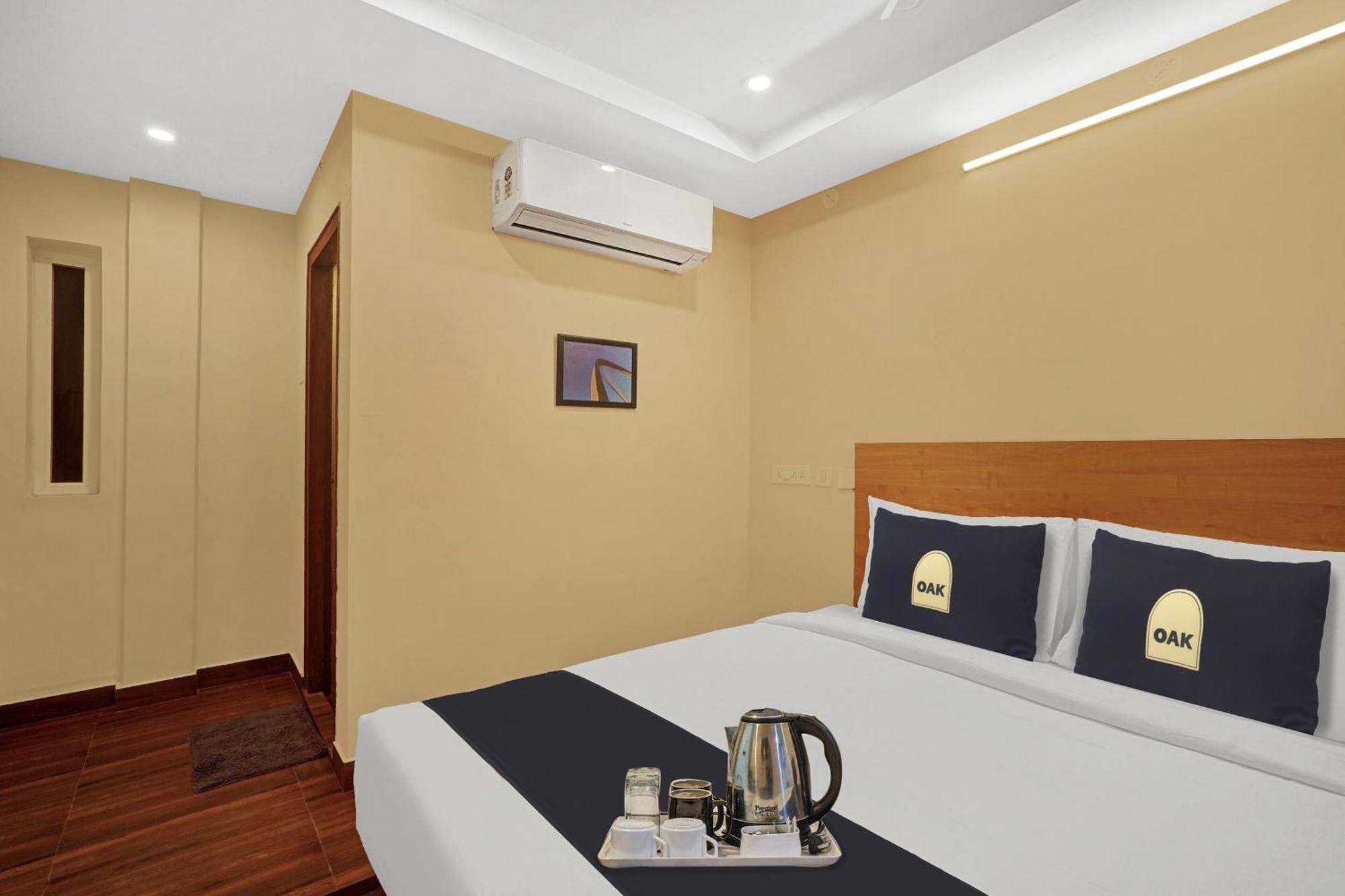 Capital O De Alphabet Kakinada Hotel Bagian luar foto