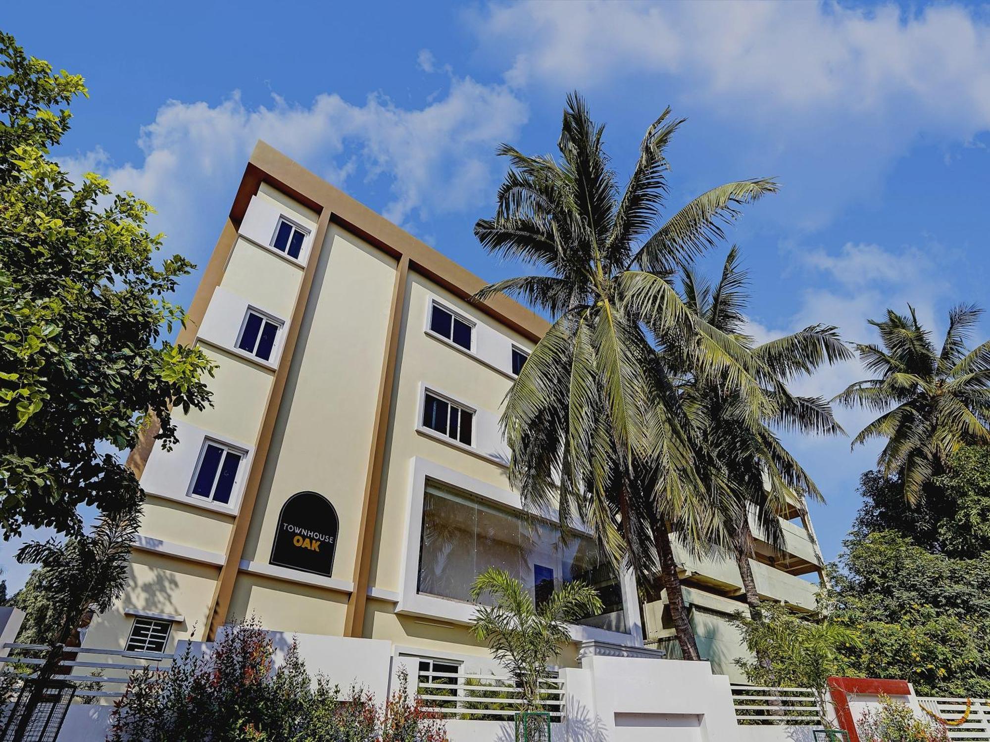 Capital O De Alphabet Kakinada Hotel Bagian luar foto